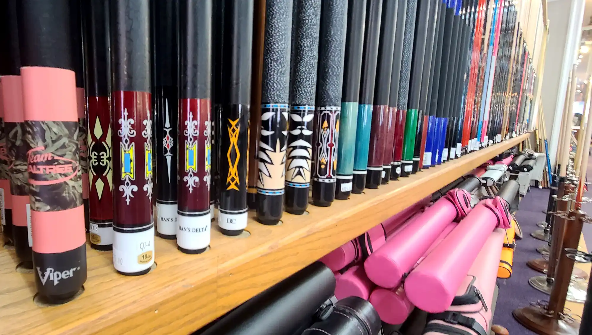 Poll Cues Mississauga Showroom